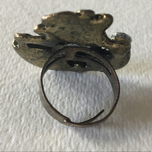 Guess ring. - Picture 7 of 7